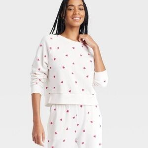 Colsie Heart Boxy Fit Cropped Sweatshirt Size Small Lounge Pajama Top Cream